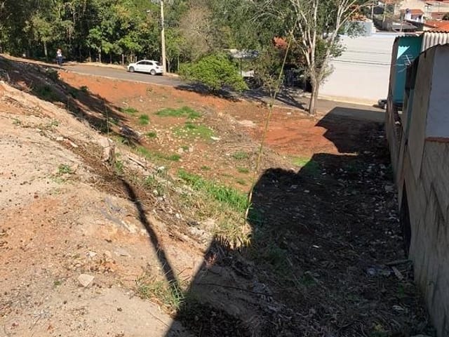 Terreno com 565m², à venda, no bairro Morbidelli em Extrema