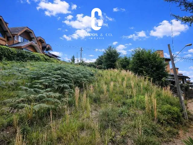 Terreno com 915m², à venda, no bairro Vila Natal em Campos do Jordão