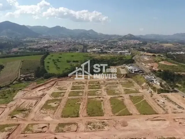 Terreno com 200m², à venda, no bairro Parque da Liberdade em Andradas
