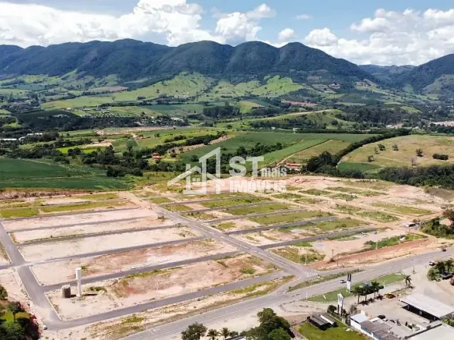 Terreno com 200m², à venda, no bairro Parque da Liberdade em Andradas