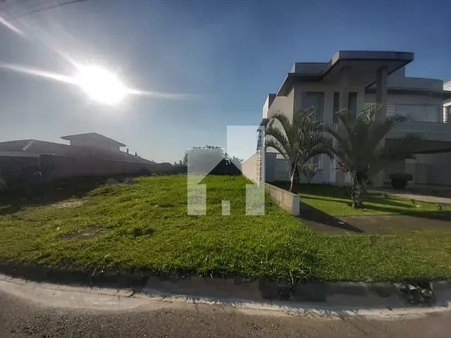 Terreno com 597m², à venda, no bairro Loteamento Vale Azul I em Jundiaí