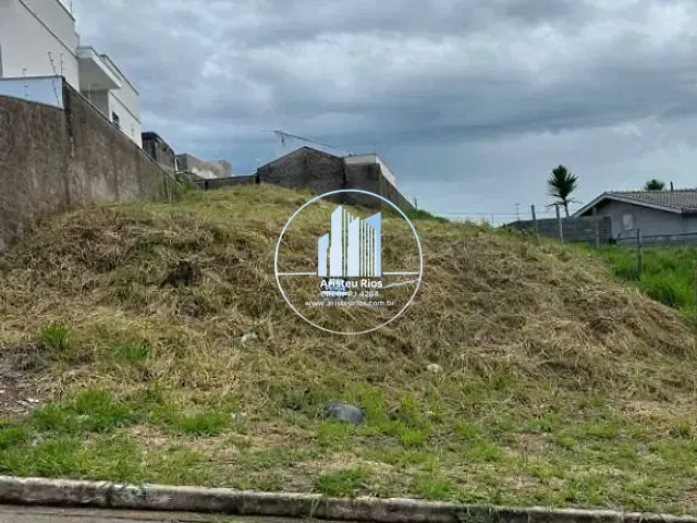 Terreno com 353m², à venda, no bairro Colinas de Santa Bárbara em Pouso Alegre