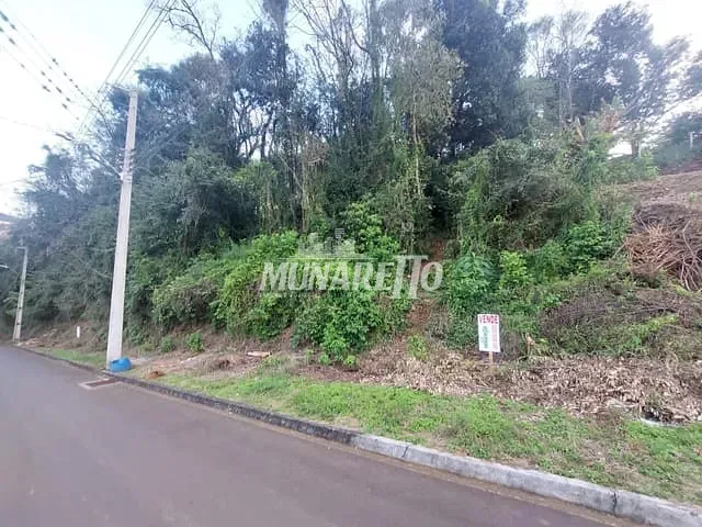 Terreno com 450m², à venda, no bairro Industriários em Concórdia