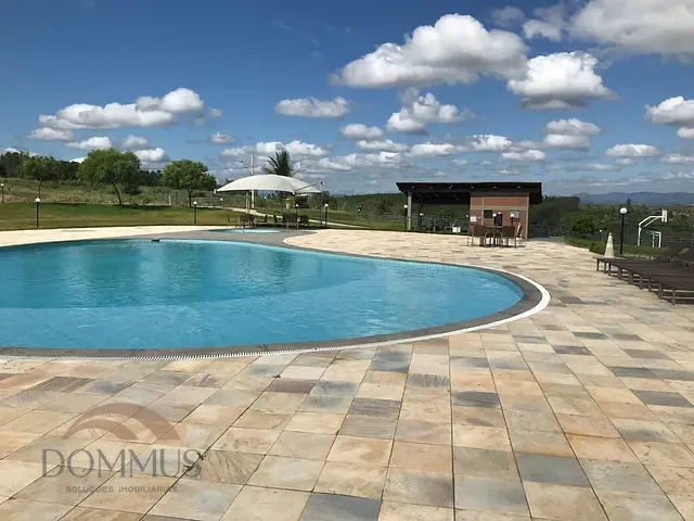 Terreno com 611m², à venda, no bairro Condomínio Lagoa Silvana - Parques do Vale em Caratinga