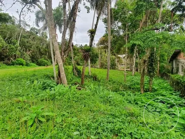 Terreno com 1200m², à venda, no bairro Vila Santista Cipó em Embu-Guaçu