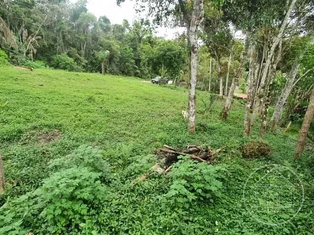 Terreno com 1200m², à venda, no bairro Vila Santista Cipó em Embu-Guaçu