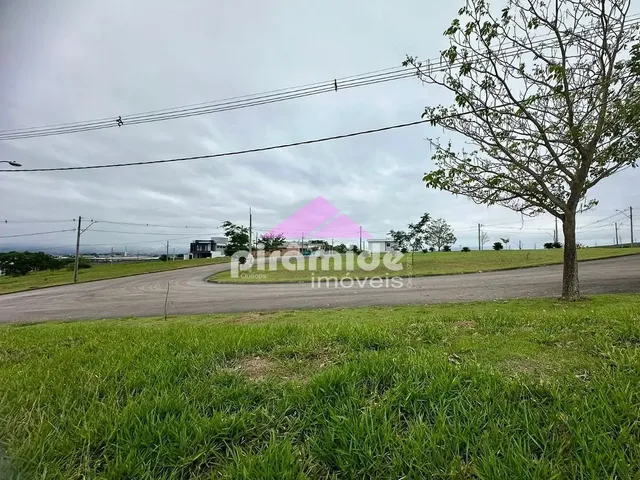 Terreno com 360m², à venda, no bairro Condomínio Bellavittá em Caçapava