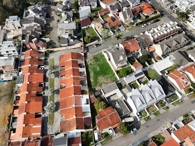 Terreno à venda, no bairro Santa Felicidade em Curitiba