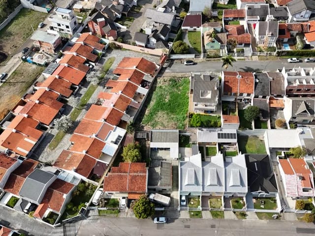 Terreno à venda, no bairro Santa Felicidade em Curitiba
