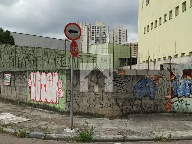 Terreno com 106m², à venda, no bairro Vila Vianelo em Jundiaí