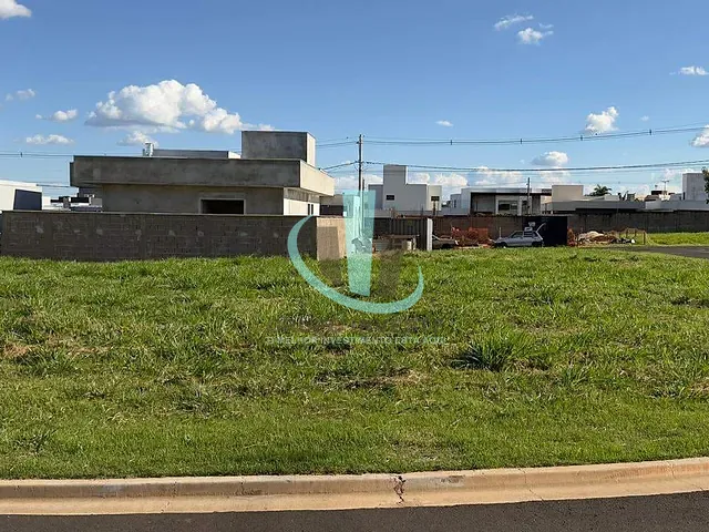 Terreno com 264m², à venda, no bairro Residencial Village Damha em Araraquara