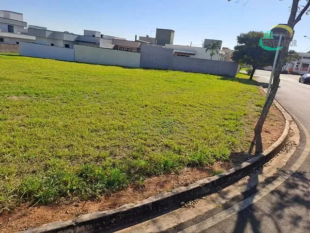 Terreno com 300m², à venda, no bairro Centro em Estiva Gerbi