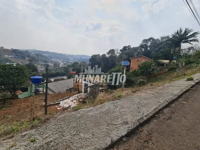 Terreno com 452m², à venda, no bairro Nossa Senhora da Salete em Concórdia