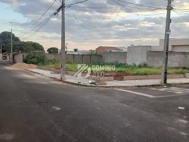 Terreno com 327m², à venda, no bairro Jardim Maracanã em Uberaba