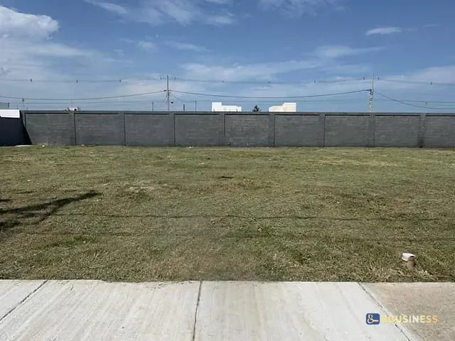 Terreno com 180m², à venda, no bairro Pecuária em Campos dos Goytacazes