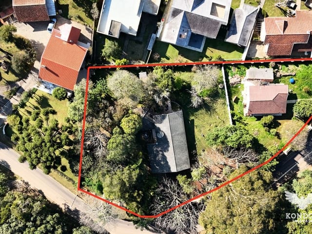 Terreno com 200m², à venda, no bairro Butiatuvinha em Curitiba
