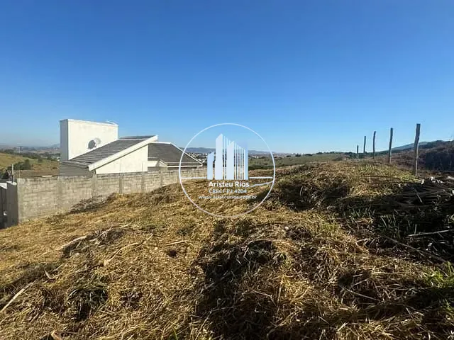Terreno com 407m², à venda, no bairro Colinas de Santa Bárbara em Pouso Alegre