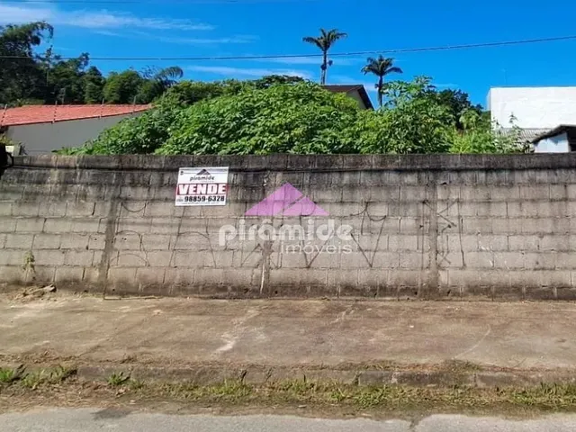 Terreno com 300m², à venda, no bairro Massaguaçu em Caraguatatuba