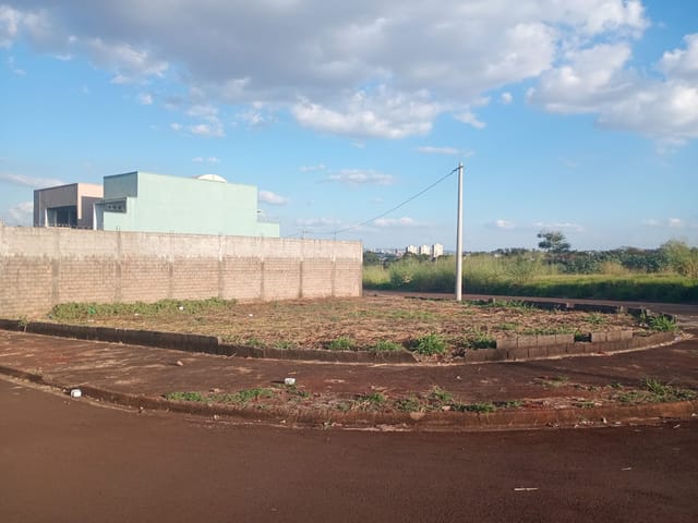 Foto do Terreno - Terreno comercial para venda em Parque das Oliveiras, 308m² | Lares e Andares Imóveis