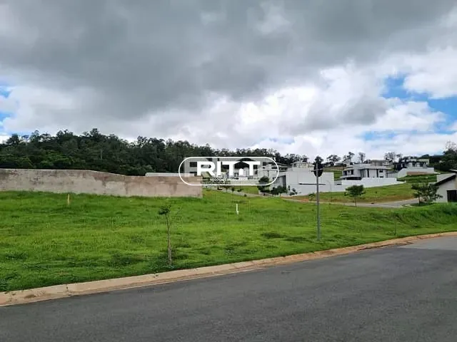 Terreno com 601m², à venda, no bairro Santa Cândida em Vinhedo