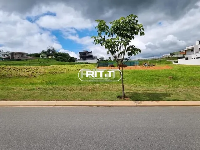 Terreno com 601m², à venda, no bairro Santa Cândida em Vinhedo