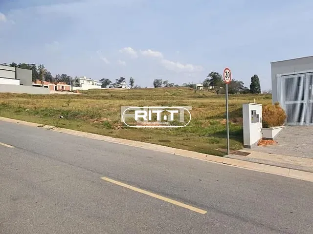 Terreno com 601m², à venda, no bairro Santa Cândida em Vinhedo