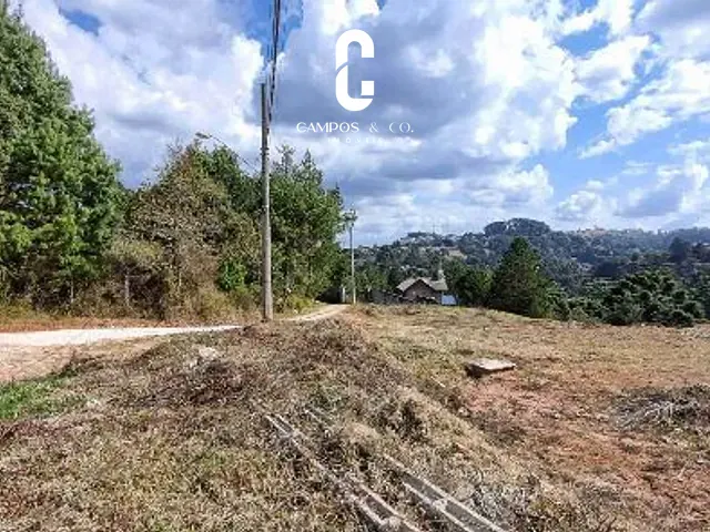 Terreno com 1400m², à venda, no bairro Jardim Embaixatriz em Campos do Jordão