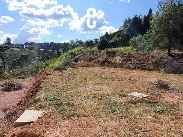 Terreno com 1400m², à venda, no bairro Jardim Embaixatriz em Campos do Jordão