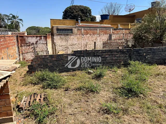 Terreno com 800m², à venda, no bairro Abadia em Uberaba