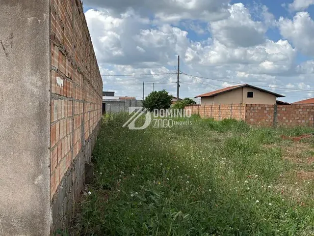 Terreno com 250m², à venda, no bairro Parque das Laranjeiras II em Uberaba