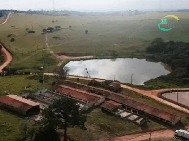 Sítio com 16600m² 3 quartos e 3 banheiros, à venda, no bairro Jardim Paraíso II em Itu