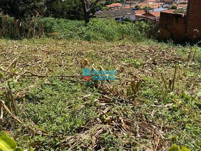 Terreno com 450m², à venda, no bairro Recreio dos Bandeirantes em Guaxupé