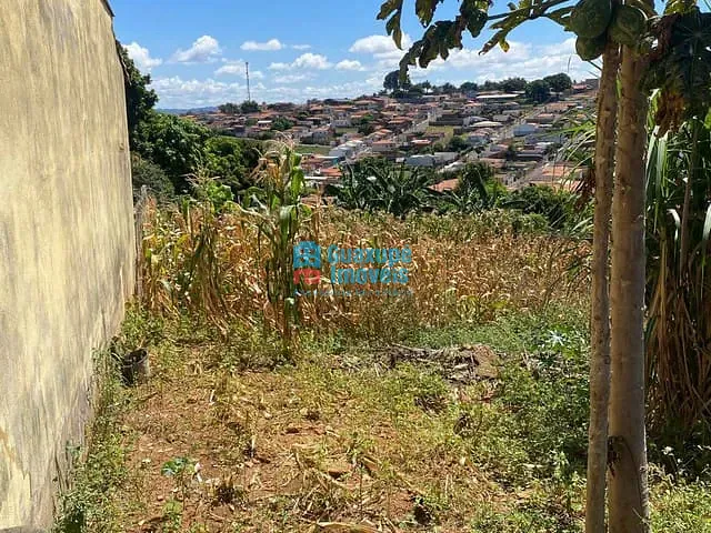 Terreno com 450m², à venda, no bairro Recreio dos Bandeirantes em Guaxupé