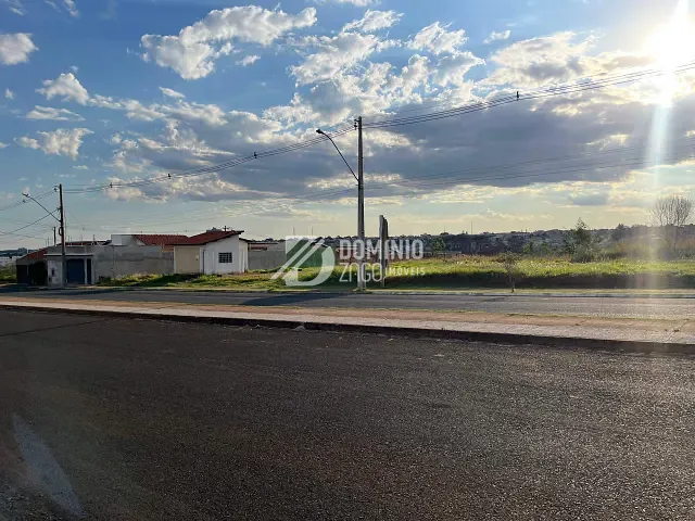 Terreno com 200m², à venda, no bairro Loteamento Reynaldo Mendes em Uberaba