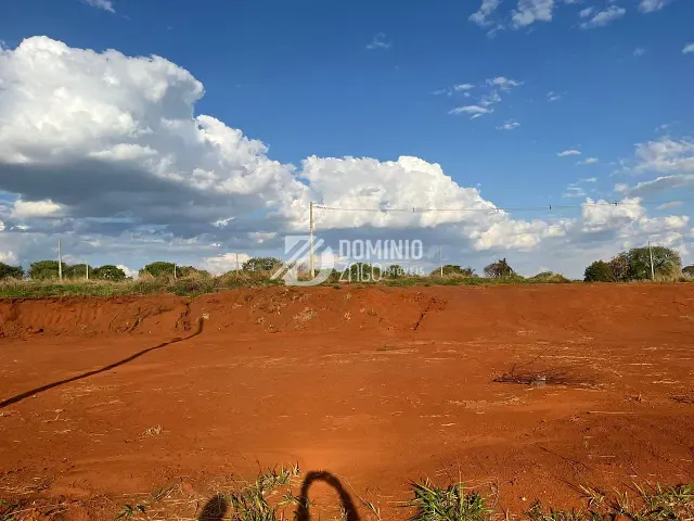 Terreno com 250m², à venda, no bairro Loteamento Reynaldo Mendes em Uberaba