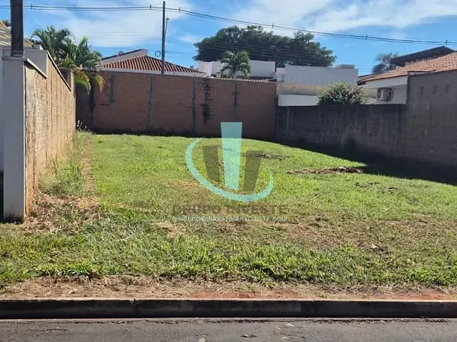 Terreno com 308m², à venda, no bairro Residencial e Comercial Quinta das Laranjeiras em Araraquara