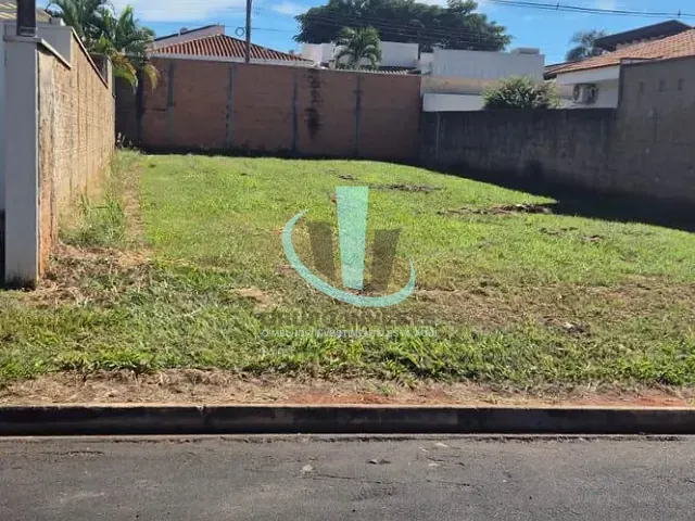 Terreno com 308m², à venda, no bairro Residencial e Comercial Quinta das Laranjeiras em Araraquara
