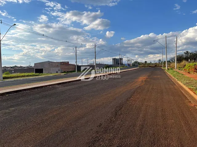 Terreno com 200m², à venda, no bairro Loteamento Reynaldo Mendes em Uberaba