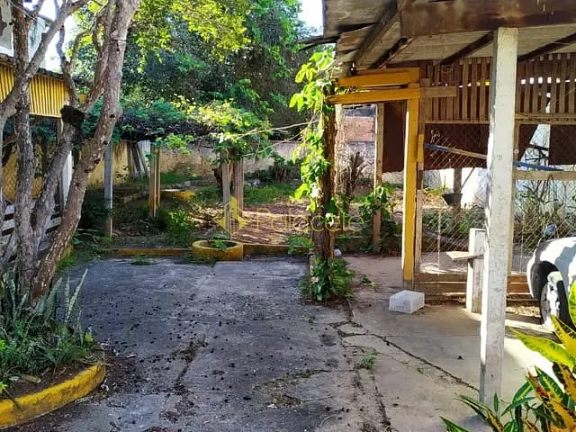 Terreno com 700m², à venda, no bairro Centro em Pindamonhangaba