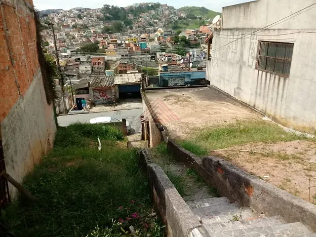 Terreno com 568m², à venda, no bairro Jardim Zaira em Mauá