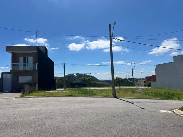 Terreno com 257m², à venda, no bairro Outeiro de Passárgada em Cotia