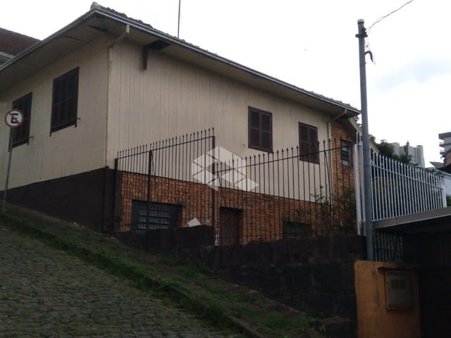 Terreno com 202m², à venda, no bairro Cristo Redentor em Caxias do Sul