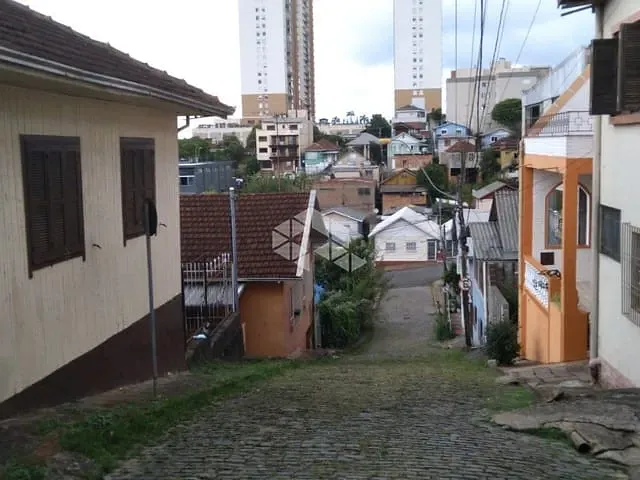 Terreno com 202m², à venda, no bairro Cristo Redentor em Caxias do Sul