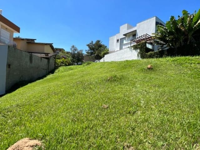 Terreno com 596m², à venda, no bairro Suru em Santana de Parnaíba