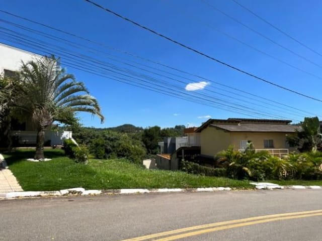 Terreno com 596m², à venda, no bairro Suru em Santana de Parnaíba