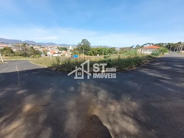 Terreno com 271m², à venda, no bairro Recanto da Serra em Andradas