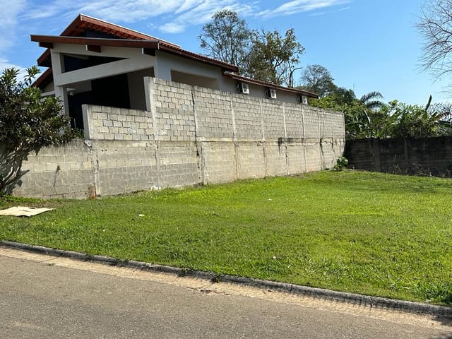 Terreno com 407m², à venda, no bairro Condomínio Reserva dos Lagos em Pindamonhangaba
