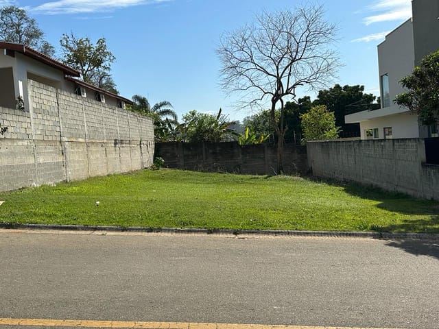 Terreno com 407m², à venda, no bairro Condomínio Reserva dos Lagos em Pindamonhangaba