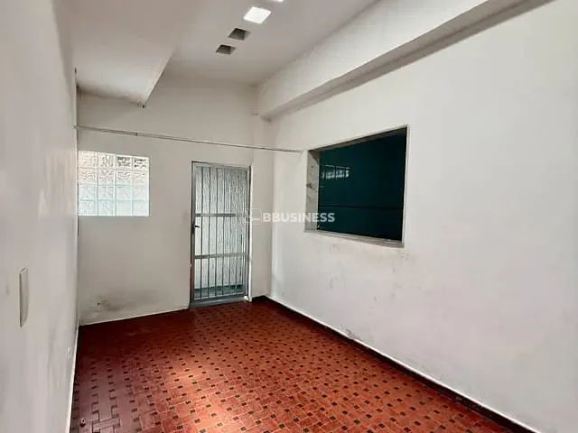 Casa com 525m² 5 quartos e 2 banheiros, à venda, no bairro Vila Scarpelli em Santo André