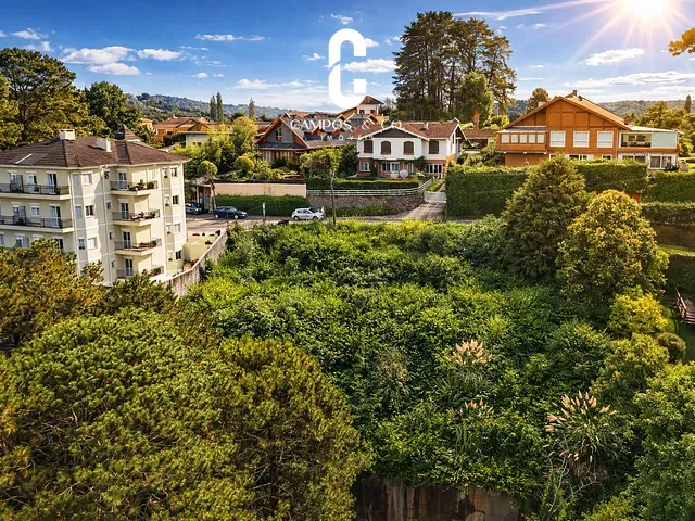 Terreno com 1139m², à venda, no bairro Vila Capivari em Campos do Jordão